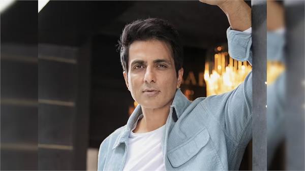 sonu sood becomes the messiah once again