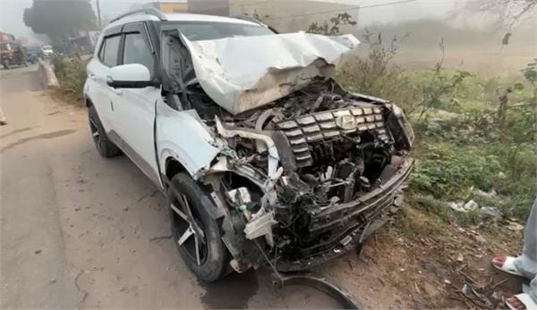 mother and child inured on road accident