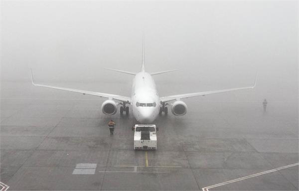 dense fog airport 220 flights affected 40 cancelled