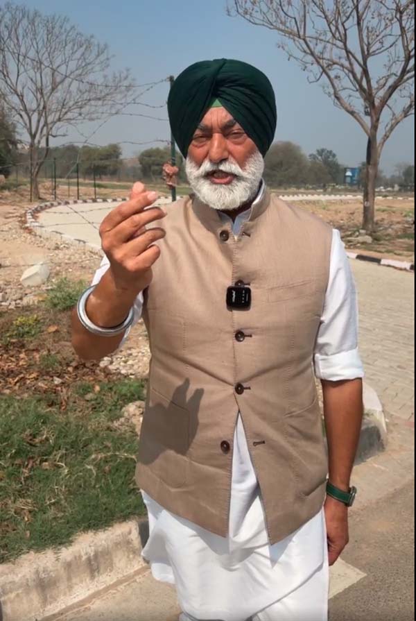 ਕੇਜਰੀਵਾਲ ਦੀ ਅਯਾਸ਼ੀ ਲਈ ਮੋਹਾਲੀ ''ਚ ਹੈਲੀਪੈਡ ਬਣਾਉਣ ਲਈ ਲੋਕਾਂ ਦੇ ਕਰੋੜਾਂ ਰੁਪਏ ਕਿਉਂ ਕੀਤੇ ਬਰਬਾਦ: ਖਹਿਰਾ