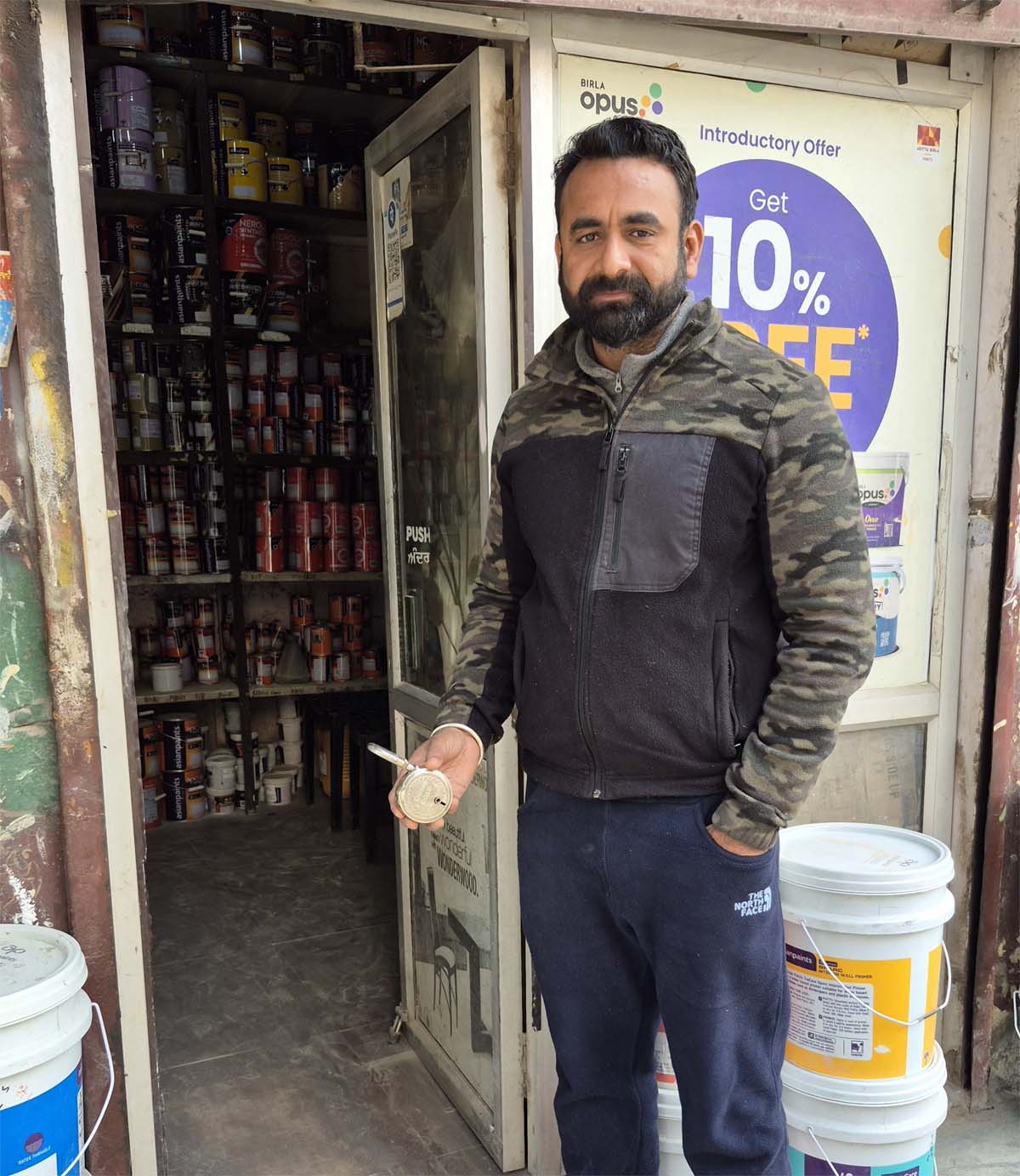 ਭੁਲੱਥ ’ਚ ਪੇਂਟ ਸਟੋਰ ’ਚ ਚੋਰੀ, ਮਨੀ ਚੇਂਜਰ ਦਾ ਸ਼ਟਰ ਤੋੜਨ ਦੀ ਕੋਸ਼ਿਸ਼