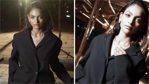 the   mona lisa   of mahakumbh will now create a stir in bollywood