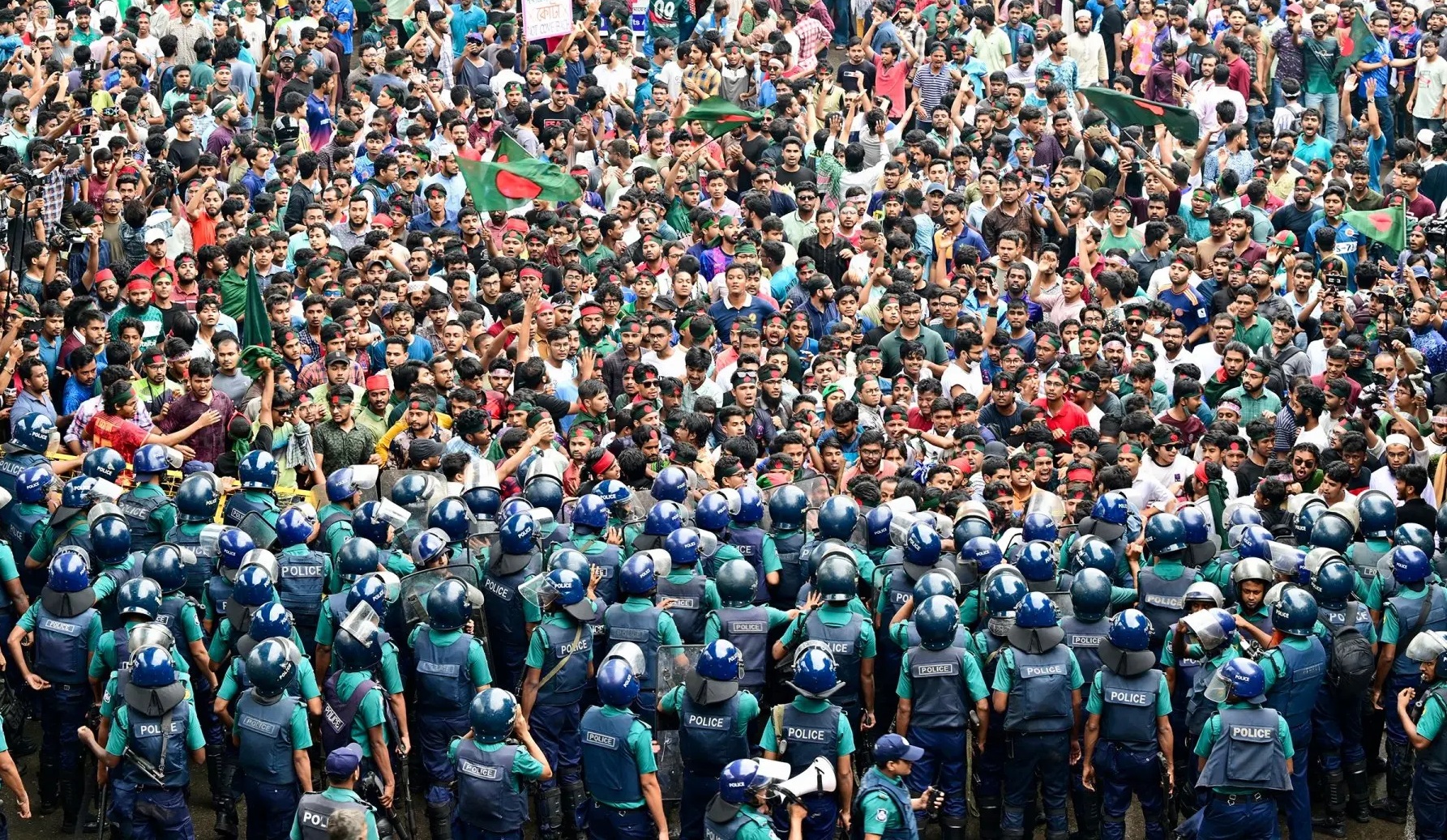 ਬੰਗਲਾਦੇਸ਼ ''ਚ ਚੋਣਾਂ ਤੋਂ ਬਾਅਦ ਭਖ਼ ਗਿਆ ਮਾਹੌਲ ! ਕਈ ਇਲਾਕਿਆਂ ''ਚ ਭੜਕੀ ਹਿੰਸਾ, 3 ਲੋਕਾਂ ਦੀ ਮੌਤ