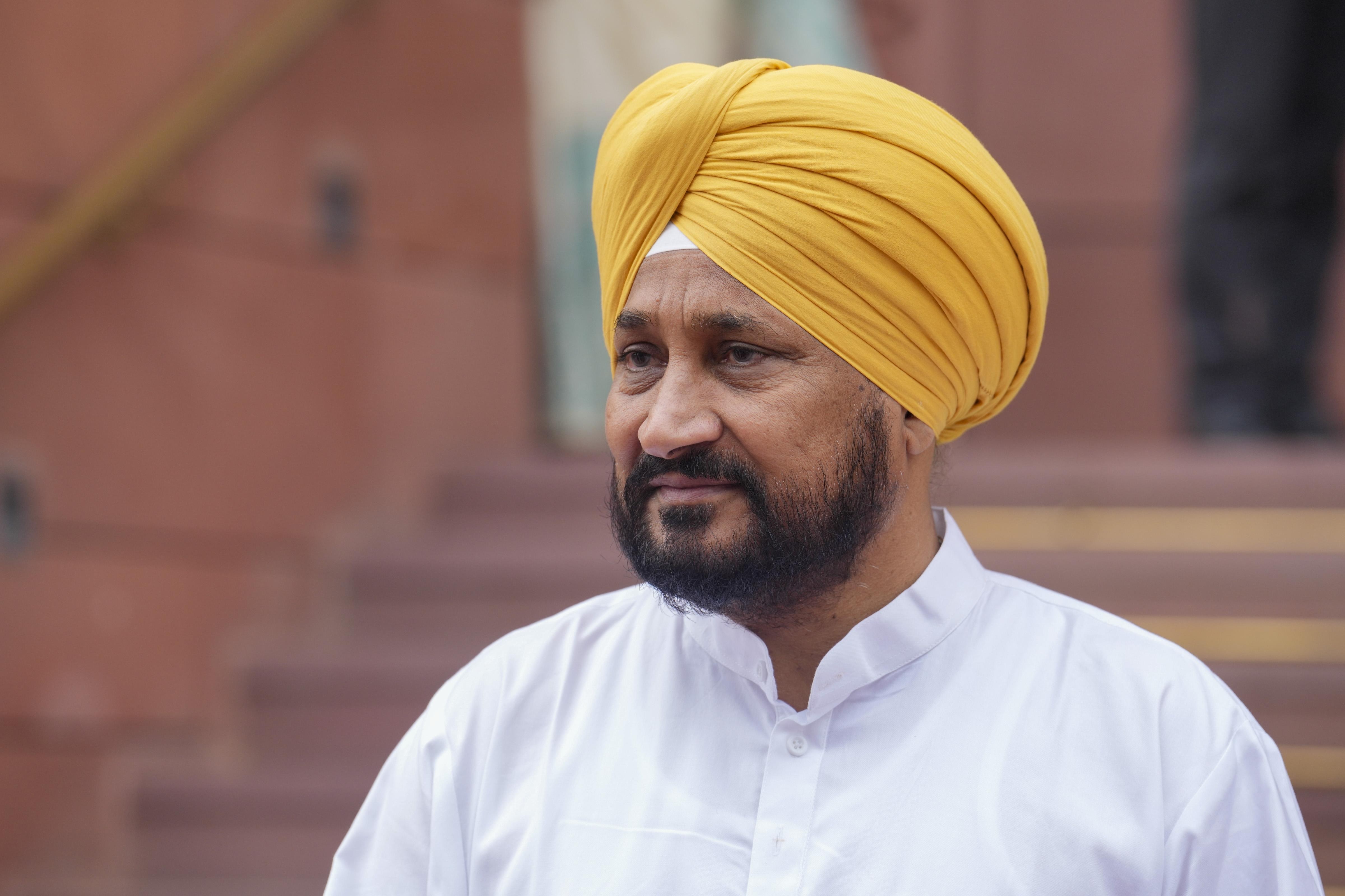 ਸੁਖਵਿੰਦਰ ਸਿੱਧੂ ਦੇ ਪਰਿਵਾਰ ਖ਼ਿਲਾਫ ਖੁਫੀਆ ਵਿਭਾਗ ਦੀ ਕਾਰਵਾਈ ਅਤਿ ਨਿੰਦਣਯੋਗ : ਚਰਨਜੀਤ ਚੰਨੀ