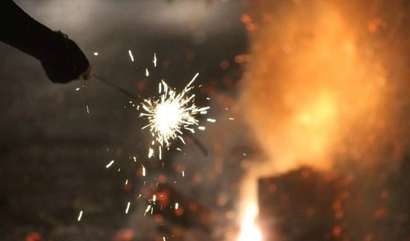 ਘਰ ਅੰਦਰ ਰੱਖੇ ਪਟਾਕਿਆਂ ''ਚ ਹੋ ਗਿਆ ਧਮਾਕਾ, ਰਾਏਬਰੇਲੀ ''ਚ ਬਜ਼ੁਰਗ ਔਰਤ ਦੀ ਮੌਤ