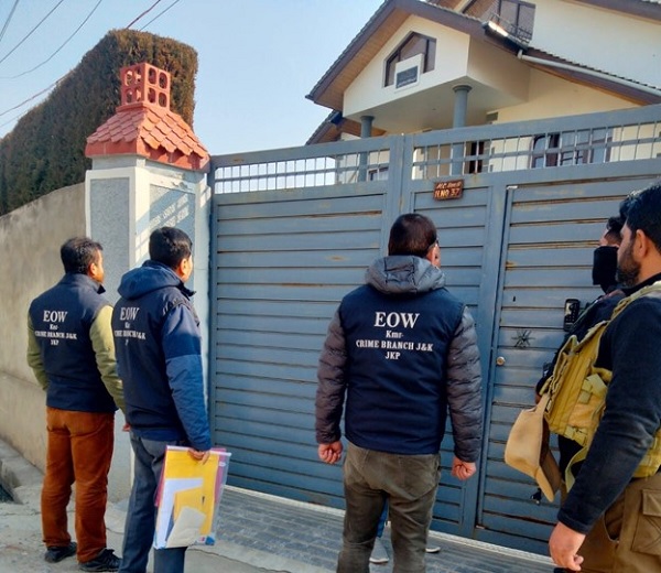 HDFC ਬੈਂਕ ''ਚ ਵੱਡਾ ਫਰੌਡ! 5 ਕਰਮਚਾਰੀ ਗ੍ਰਿਫ਼ਤਾਰ; ਪੁਲਸ ਨੇ ਕਈ ਥਾਵਾਂ ''ਤੇ ਕੀਤੀ ਛਾਪੇਮਾਰੀ