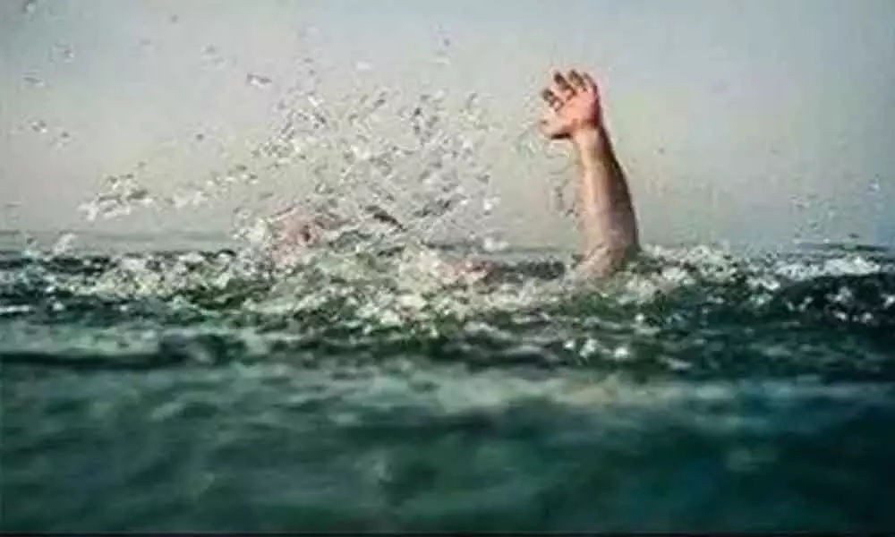 ਵਿਆਹ ਤੋਂ ਨਾਖੁਸ਼ ਜਨਾਨੀ ਨੇ ਪਤੀ ਤੇ ਸਹੁਰੇ ਦੇ ਸਾਹਮਣੇ ਨਹਿਰ ''ਚ ਮਾਰੀ ਛਾਲ, ਭਾਲ ਜਾਰੀ