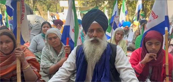 flood affected farmers surround sdm office