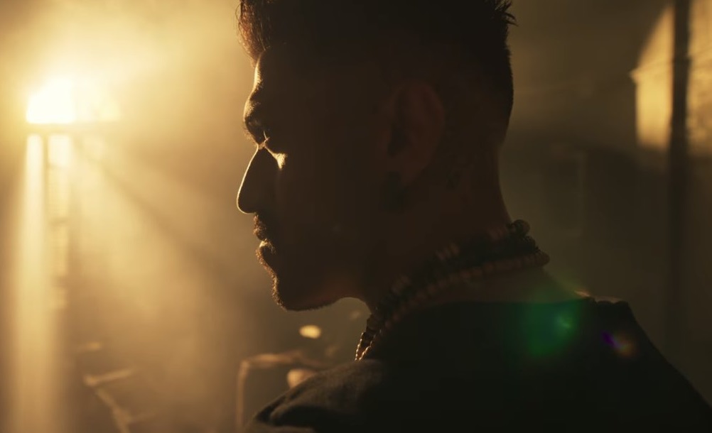 ''Toxic'' ਦੇ ਨਵੇਂ ਪੋਸਟਰ ਨੇ ਵਧਾਇਆ ਸਸਪੈਂਸ ! ''ਕਲੀਨ ਸ਼ੇਵ'' ਲੁੱਕ ''ਚ ਨਜ਼ਰ ਆਏ ਯਸ਼