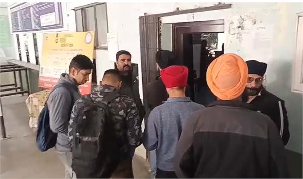 rto office jalandhar has once again come under controversy