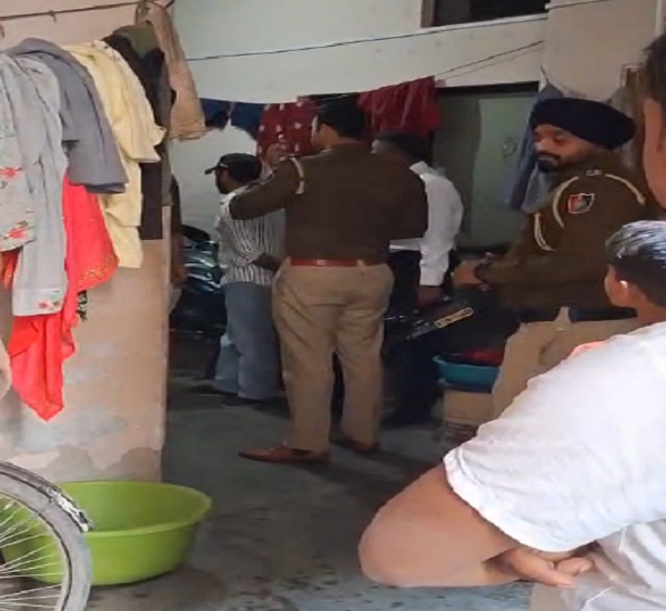 ਦਿਓਰ-ਭਰਜਾਈ ਨੇ ਕੀਤੀ ਖ਼ੁਦਕੁਸ਼ੀ, ਚੰਡੀਗੜ੍ਹ ਪੁਲਸ ਨੇ ਲਾਸ਼ਾਂ ਕੀਤੀਆਂ ਬਰਾਮਦ, ਫੈਲੀ ਸਨਸਨੀ