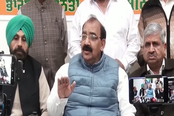 ਗੱਠਜੋੜ ਜਾਂ ਇਕੱਲੇ ਚੋਣ ਲੜਨ ਦੀ ਤਿਆਰੀ? ਅਸ਼ਵਨੀ ਸ਼ਰਮਾ ਦੇ ਬਿਆਨ ਨੇ ਛੇੜੀ ਨਵੀਂ ਸਿਆਸੀ ਚਰਚਾ