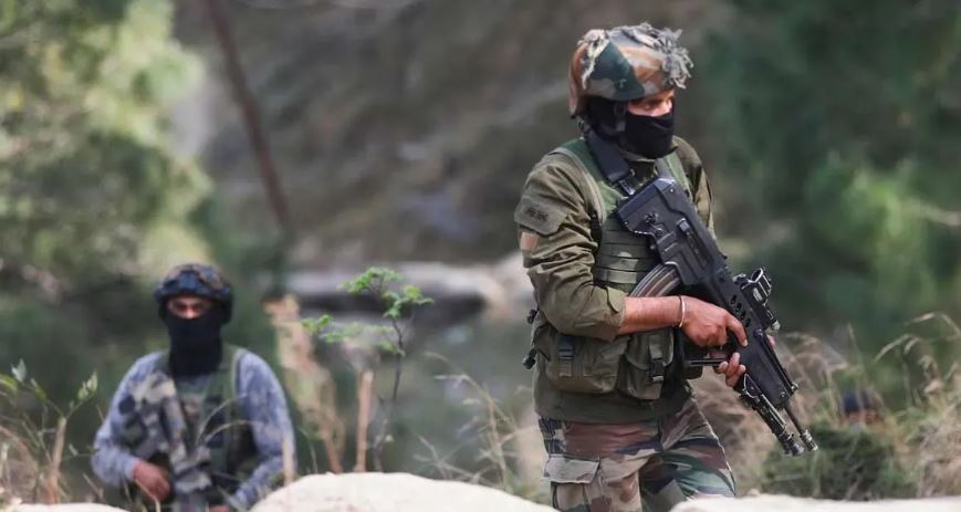ਜੰਮੂ-ਕਸ਼ਮੀਰ ਦੇ ਕਿਸ਼ਤਵਾੜ ''ਚ ਸੁਰੱਖਿਆ ਬਲਾਂ ਨੂੰ ਵੱਡੀ ਸਫਲਤਾ, ਮੁਕਾਬਲੇ ਦੌਰਾਨ 2 ਅੱਤਵਾਦੀ ਢੇਰ