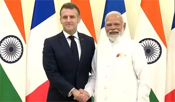 pm modi meets macron