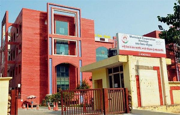 the   royal   life of corporation employees