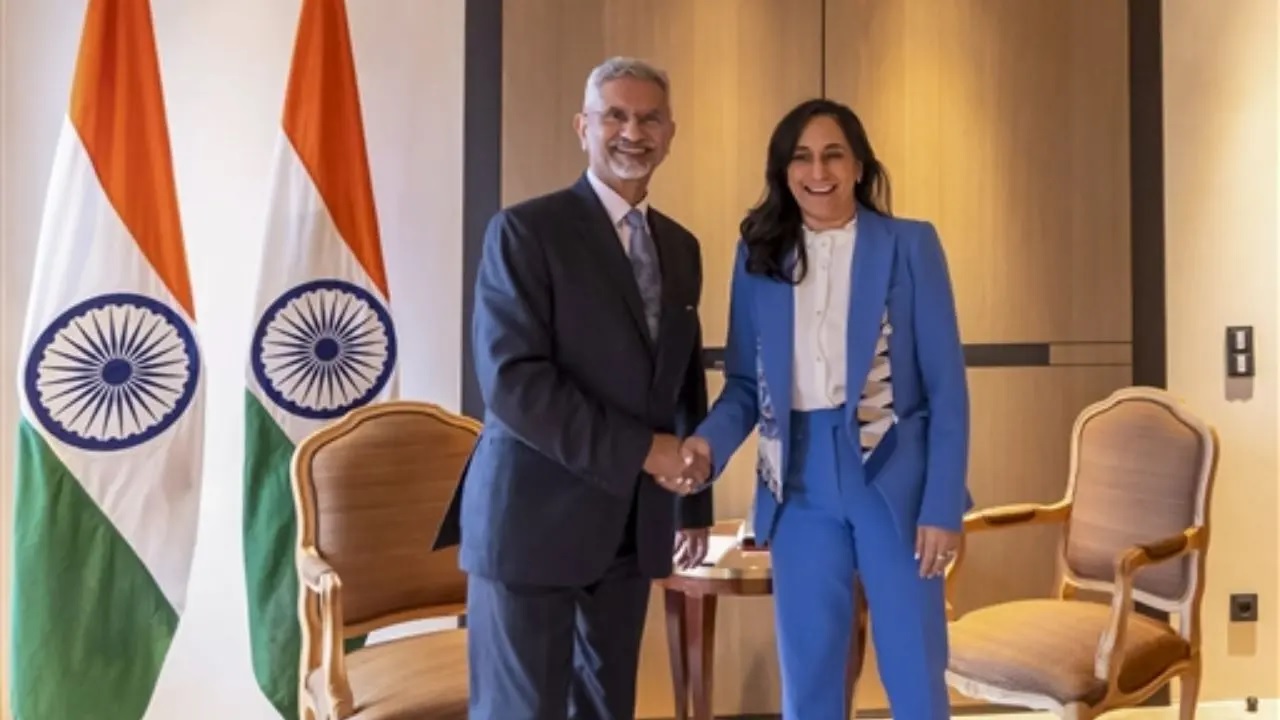 ਭਾਰਤ-ਕੈਨੇਡਾ ਦੇ ਸਬੰਧਾਂ ''ਚ ਨਵੀਂ ਗਰਮਜੋਸ਼ੀ, ਮਿਊਨਿਖ ''ਚ ਅਨੀਤਾ ਆਨੰਦ ਨੂੰ ਮਿਲੇ ਐੱਸ. ਜੈਸ਼ੰਕਰ