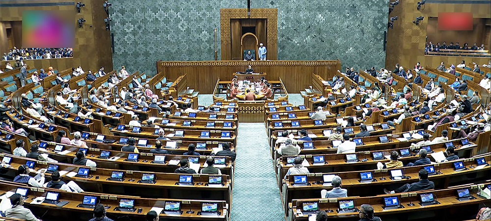 ਰਾਹੁਲ ਦੇ ਭਾਸ਼ਣ ''ਤੇ ਪਿਆ ਰੌਲ਼ਾ ! ਸਦਨ ਦੀ ਕਾਰਵਾਈ ਪੂਰੇ ਦਿਨ ਲਈ ਹੋਈ ਮੁਲਤਵੀ