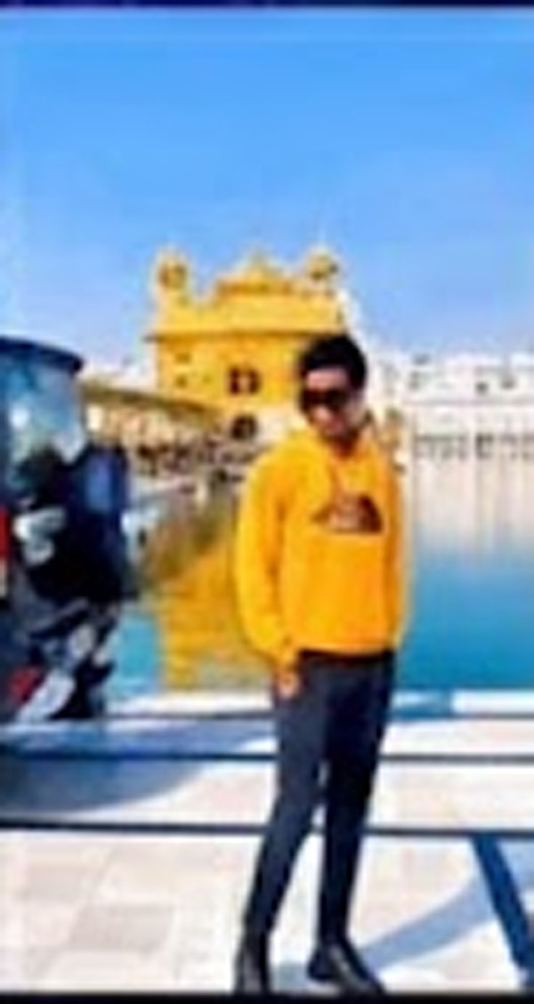 ਮੰਦਭਾਗਾ : ਸ੍ਰੀ ਹਰਿਮੰਦਰ ਸਾਹਿਬ ਦੀ ਪਰਿਕਰਮਾ 'ਚ ਜੁੱਤੀਆਂ ਸਮੇਤ ਨੌਜਵਾਨ ਦੀ ਵੀਡੀਓ ਵਾਇਰਲ, ਮਾਮਲਾ ਦਰਜ