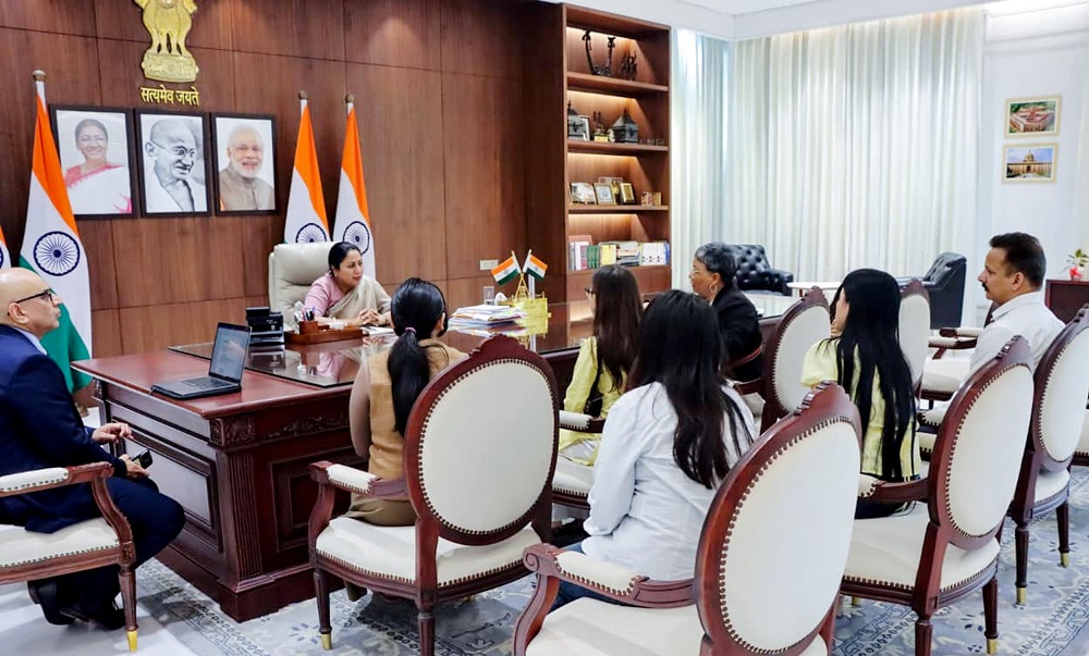 ਰੇਖਾ ਗੁਪਤਾ ਨੇ ਅਰੁਣਾਚਲ ਪ੍ਰਦੇਸ਼ ਦੀਆਂ ਪੀੜਤ ਕੁੜੀਆਂ ਨਾਲ ਕੀਤੀ ਮੁਲਾਕਾਤ