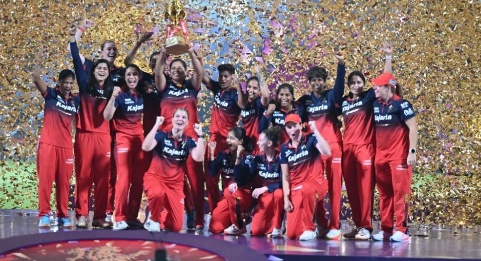 RCB ''ਤੇ ਹੋਈ ਨੋਟਾਂ ਦੀ ਬਾਰਿਸ਼: WPL ਜਿੱਤਣ ਮਗਰੋ ਮਿਲੀ ਕਰੋੜਾਂ ਦੀ ਇਨਾਮੀ ਰਾਸ਼ੀ