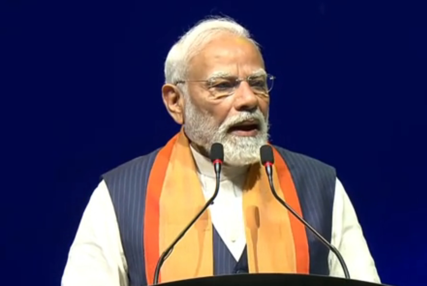 ਮਲੇਸ਼ੀਆ ''ਚ PM ਮੋਦੀ ਨੇ ਵੱਡੇ ਇਕੱਠ ਨੂੰ ਕੀਤਾ ਸੰਬੋਧਨ ! ਨਵਾਂ ਭਾਰਤੀ ਕੌਂਸਲੇਟ ਤੇ UPI ਲਾਂਚ ਕਰਨ ਦਾ ਕੀਤਾ ਐਲਾਨ