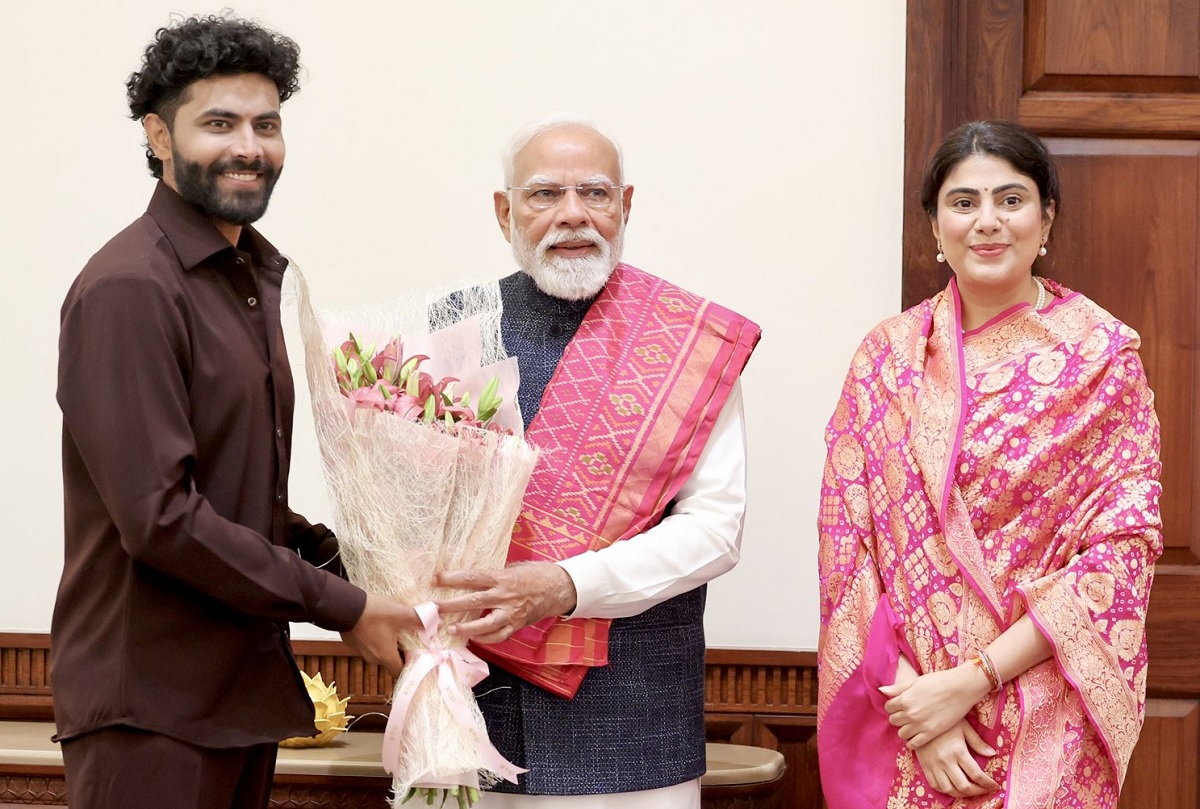 ਰਵਿੰਦਰ ਜਡੇਜਾ ਨੇ ਪਤਨੀ ਰਿਵਾਬਾ ਸਣੇ PM ਮੋਦੀ ਨਾਲ ਕੀਤੀ ਮੁਲਾਕਾਤ