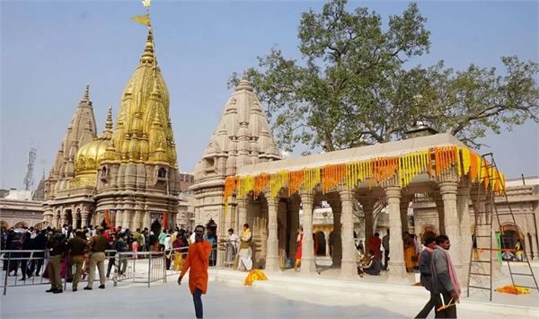 kashi vishwanath temple  devotees  mahashivratri