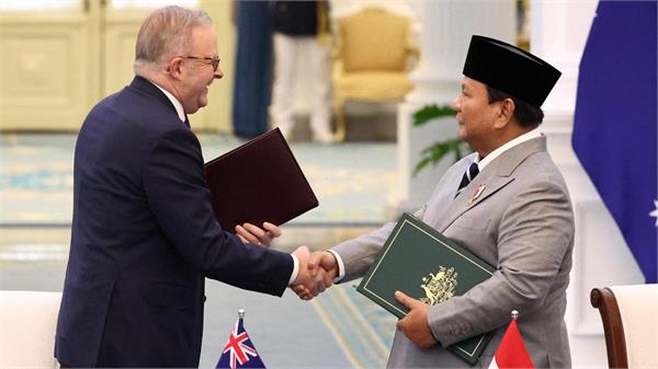 leaders of indonesia  australia sign a new security treaty to affirm deeper ties