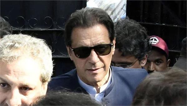 imran khan sent back to jail after eye treatment