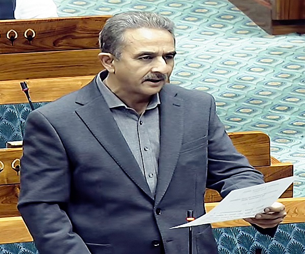 US ਨੇ ਵਾਪਸ ਭੇਜੇ 3,800 ਭਾਰਤੀ ਨਾਗਰਿਕ! ਰਾਜ ਸਭਾ ''ਚ ਕੇਂਦਰ ਨੇ ਦਿੱਤੀ ਜਾਣਕਾਰੀ