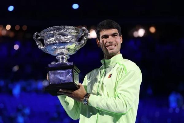 carlos alcaraz defeats novak djokovic to win australian open