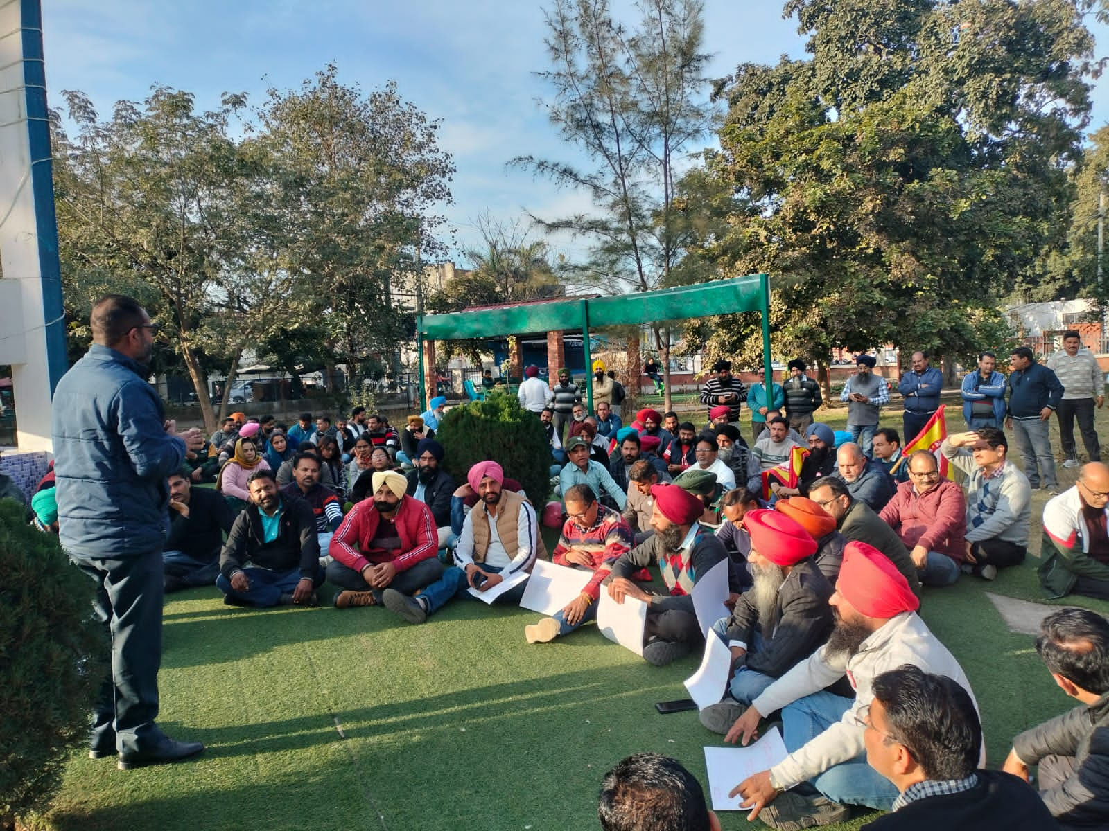 ਨੌਕਰੀਸ਼ੁਦਾ ਅਧਿਆਪਕਾਂ ‘ਤੇ ਟੈੱਟ ਦੀ ਸ਼ਰਤ ਲਾਗੂ ਕਰਨ ਖ਼ਿਲਾਫ਼ ਜ਼ੋਰਦਾਰ ਰੋਸ ਪ੍ਰਦਰਸ਼ਨ