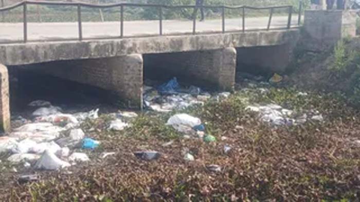 ਸਰਹਿੰਦ ਵਿਖੇ ਨਾਲੇ ''ਚੋਂ ਮਿਲੇ ਮਾਸ ਦੇ ਟੁਕੜੇ! ਫ਼ੈਲੀ ਸਨਸਨੀ, ਪੁਲਸ ਨੇ ਜਨਤਾ ਨੂੰ ਕੀਤੀ ਅਪੀਲ