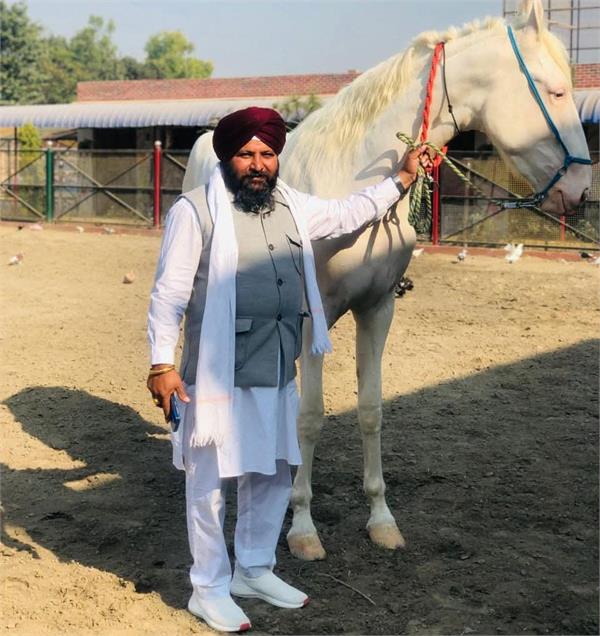 tarn taran  sarpanch did not get a chance to fire the pistol kept in the box