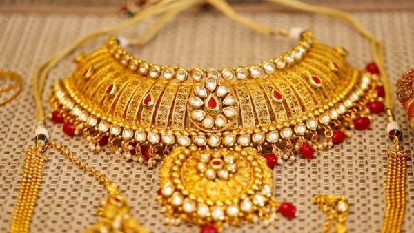 comeback after crash  gold prices rise on mcx comex