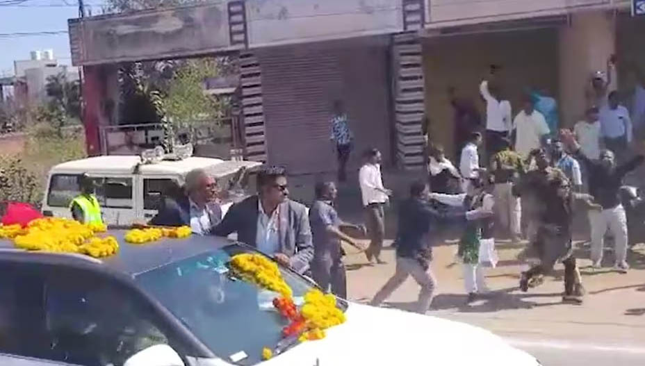 CM ਨੂੰ ਕਾਲੇ ਝੰਡੇ ਦਿਖਾਉਣ ਦੀ ਮਿਲੀ ਵੱਡੀ ਸਜ਼ਾ, 12ਵੀਂ ਦੇ ਵਿਦਿਆਰਥੀ ਨੂੰ ਭੇਜਿਆ ਜੇਲ੍ਹ, ਪ੍ਰੀਖਿਆ ਛੁੱਟੀ