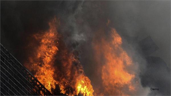 fire breaks out in kolkata  s muchibazar