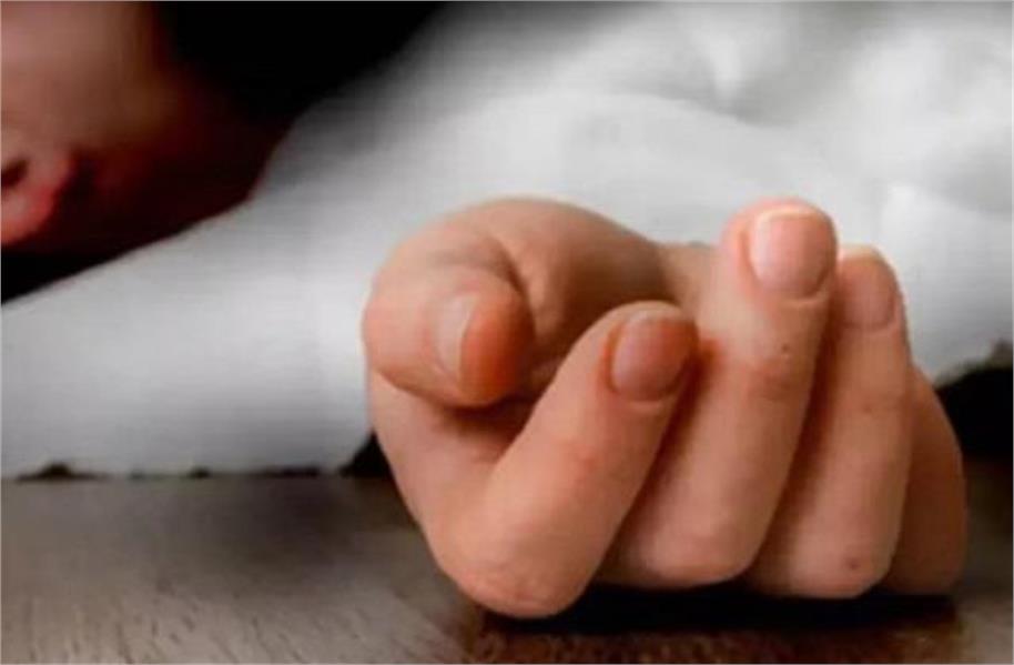 ਖੇਡਦੇ-ਖੇਡਦੇ ਵਾਪਰਿਆ ਭਾਣਾ: ਤਲਾਅ ''ਚ ਡੁੱਬਣ ਨਾਲ 4 ਸਾਲਾ ਬੱਚੀ ਦੀ ਮੌਤ