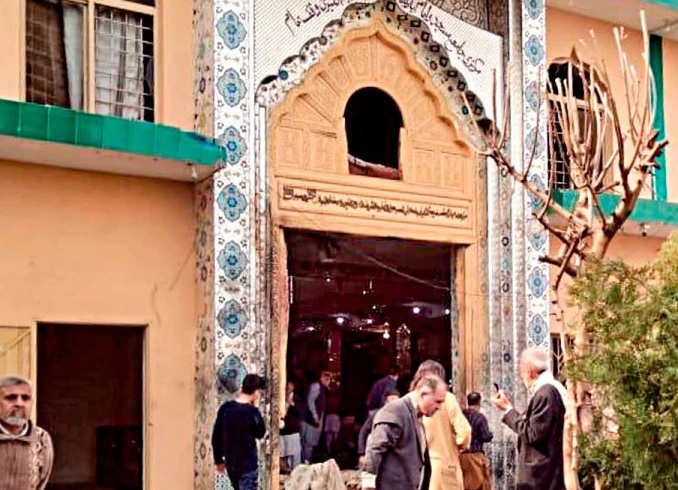 ''ਜਦੋਂ ਗੇਟ ''ਤੇ ਰੋਕਿਆ ਤਾਂ ਖੁਦ ਨੂੰ ਉਡਾ ਲਿਆ'', ਆਤਮਘਾਤੀ ਹਮਲੇ ਨਾਲ ਦਹਿਲਿਆ ਪਾਕਿਸਤਾਨ