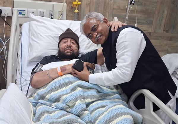 bjp leader srinivasulu visits captain amarinder singh at fortis hospital