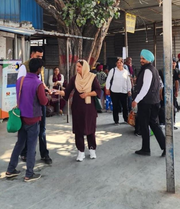 ਲੁਧਿਆਣਾ ਰੇਲਵੇ ਸਟੇਸ਼ਨ ''ਤੇ ਰੇਲਵੇ ਦੀ ਵੱਡੀ ਕਾਰਵਾਈ, 829 ਬਿਨਾਂ ਟਿਕਟ ਯਾਤਰੀ ਕਾਬੂ, ਵਸੂਲਿਆ ਜੁਰਮਾਨਾ