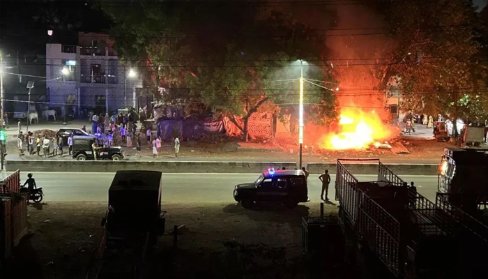 ਚਾਹ ਬਣਾਉਂਦੇ ਸਮੇਂ ਫਟ ਗਿਆ ਸਿਲੰਡਰ, ਪਰਿਵਾਰਕ ਮੈਂਬਰਾਂ ਤੇ ਗੁਆਂਢੀ ਸਮੇਤ 4 ਗੰਭੀਰ ਝੁਲਸੇ