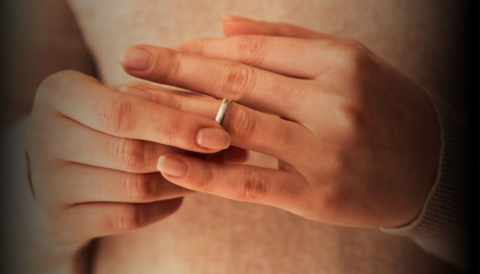 ਚਾਂਦੀ ਪਾਉਂਦੇ ਹੀ ਪਲਟ ਜਾਂਦੀ ਹੈ ਇਨ੍ਹਾਂ 3 ਰਾਸ਼ੀਆਂ ਦੀ ਤਕਦੀਰ, ਦੂਰ ਰਹਿੰਦੀ ਹੈ ਗਰੀਬੀ