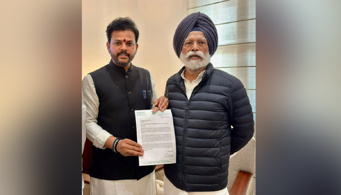 ਹਲਵਾਰਾ ਹਵਾਈ ਅੱਡੇ ਤੋਂ ਜਲਦ ਉਡਾਣਾਂ ਸ਼ੁਰੂ ਕਰੋ, MP ਅਮਰ ਸਿੰਘ ਨੇ ਸਿਵਲ ਏਵੀਏਸ਼ਨ ਮੰਤਰੀ ਨੂੰ ਦਿੱਤਾ ਮੰਗ-ਪੱਤਰ