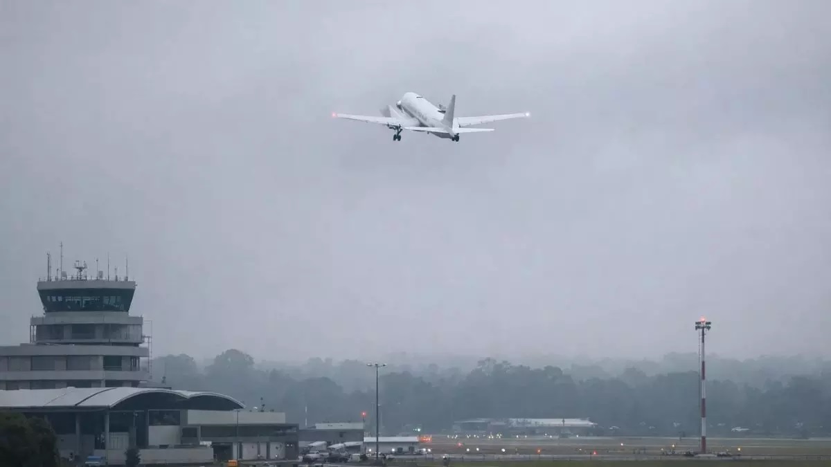 ਰਾਂਚੀ ਤੋਂ ਦਿੱਲੀ ਜਾ ਰਹੀ ਏਅਰ ਐਂਬੂਲੈਂਸ ਝਾਰਖੰਡ ਦੇ ਜੰਗਲਾਂ ''ਚ ਹਾਦਸਾਗ੍ਰਸਤ, 7 ਲੋਕ ਸਨ ਸਵਾਰ