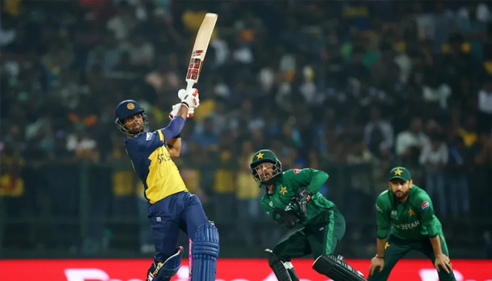 T20 WC: ਪਾਕਿਸਤਾਨ ਨੇ ਸ਼੍ਰੀਲੰਕਾ ਨੂੰ 5 ਦੌੜਾਂ ਨਾਲ ਹਰਾਇਆ, ਪਰ ਸੈਮੀਫਾਈਨਲ ਦੀ ਰੇਸ ''ਚੋਂ ਹੋਇਆ ਬਾਹਰ