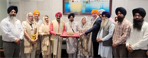 indian air force chief air chief marshal and uk air chief marshal pay obeisance