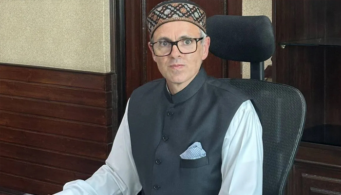 ਜੰਮੂ-ਕਸ਼ਮੀਰ ''ਚ ਬੱਸਾਂ ਦਾ ਸਫ਼ਰ ਹੋਇਆ ਮਹਿੰਗਾ, ਮੰਤਰੀਆਂ-ਵਿਧਾਇਕਾਂ ਦੇ ਭੱਤਿਆਂ ''ਚ ਵੀ ਕੀਤਾ ਵਾਧਾ