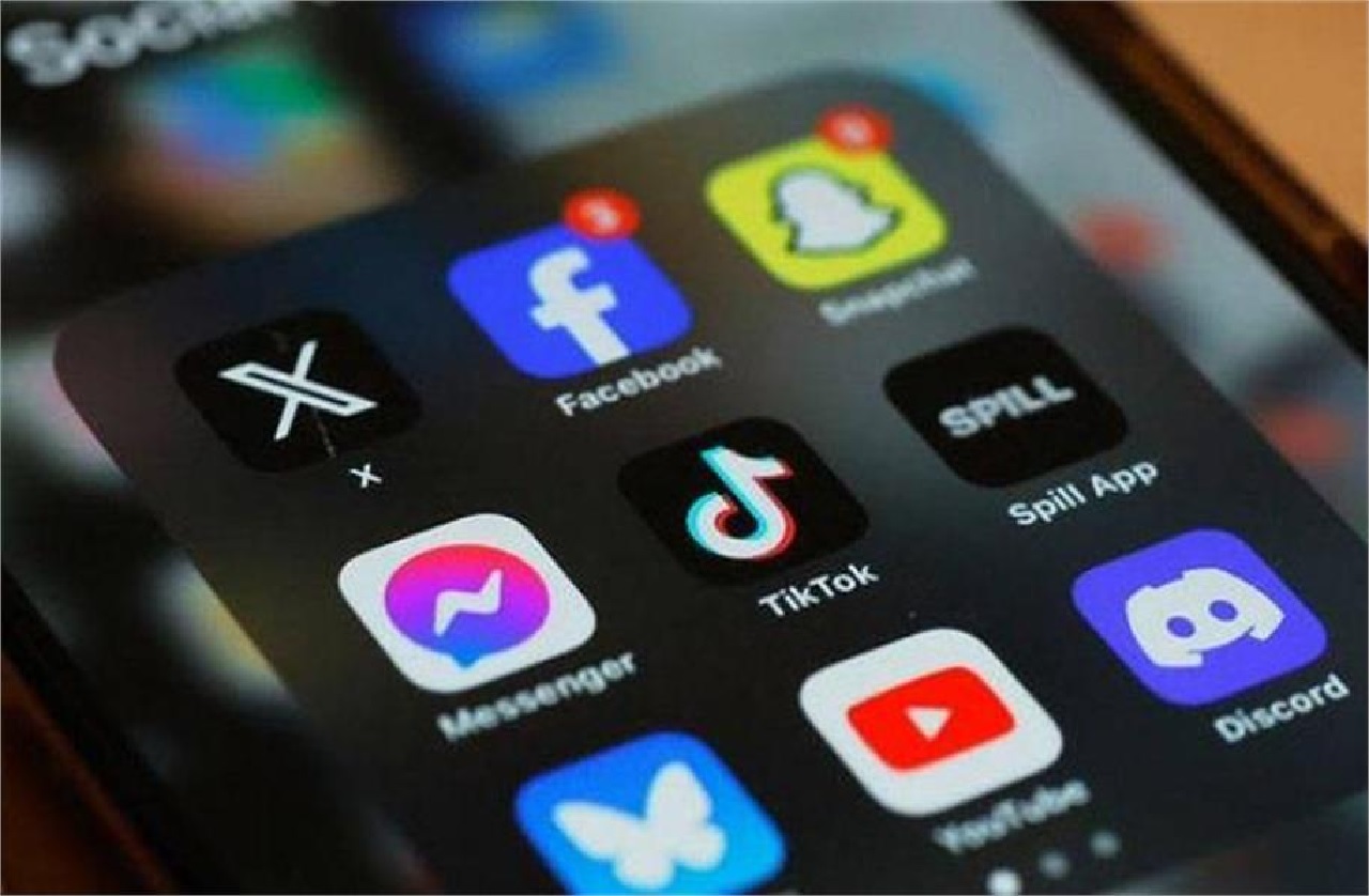 ਸੋਸ਼ਲ ਮੀਡੀਆ ਐਪਸ ’ਤੇ ਸਖ਼ਤ ਪਾਬੰਦੀ ਨੂੰ ਲੈ ਕੇ ਤੇਜ਼ ਹੁੰਦੀਆਂ ਆਵਾਜ਼ਾਂ