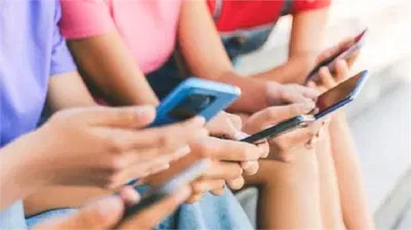 social media banned for   children   in andhra pradesh and karnataka 